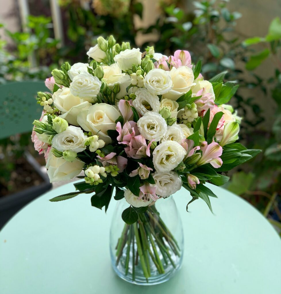 Bouquet rond sur un balcon